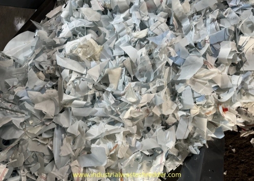 Последние новости компании о Нейлон воздушный мешок ткань дробилка PA6 & PA66 Shredder Rotary Blades Mill с большой емкостью