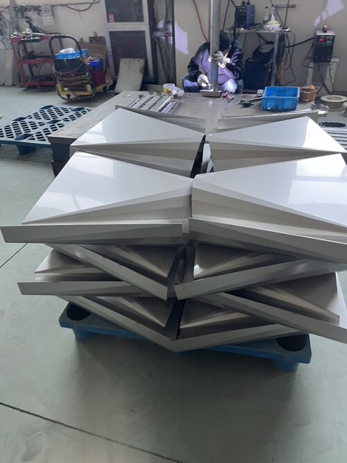 Последние новости компании о Jiufo Expands Stainless Steel Sheet Metal Fabrication Service for 304 and 316L Industrial Enclosures