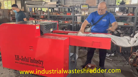 Хорошая цена. 800F текстильные отходы Shredder режущий двигатель 7.5KW Маленькая дробильная машина для тканей дробитель входный конвейер 1400 * 330 мм длина * ширина постельное полотно Shredder онлайн